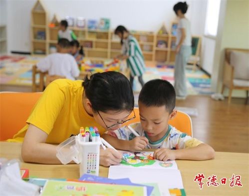 中國(guó)文明網(wǎng)·常德美術(shù)輔導(dǎo)服務(wù) 點(diǎn)亮藝術(shù)夢(mèng)想，涵養(yǎng)城市文明